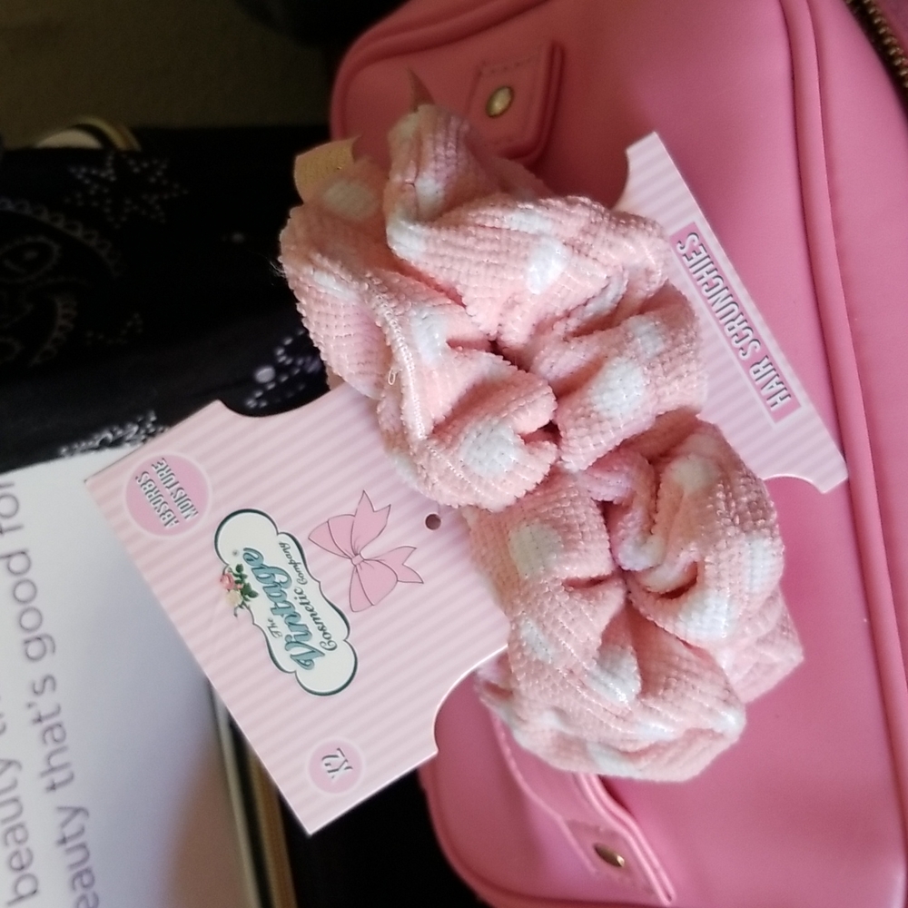 NEW! 2 Microfibre scrunchies